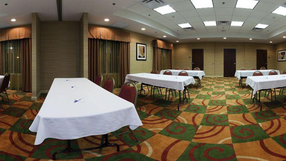 Holiday Inn Express & Suites Schererville By Ihg Exterior photo