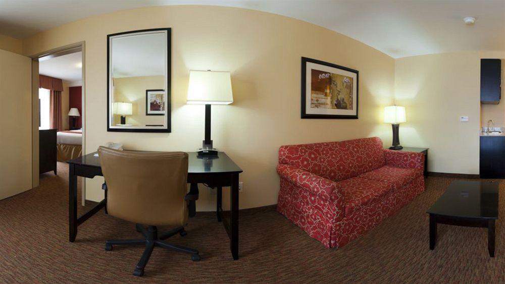 Holiday Inn Express & Suites Schererville By Ihg Exterior photo