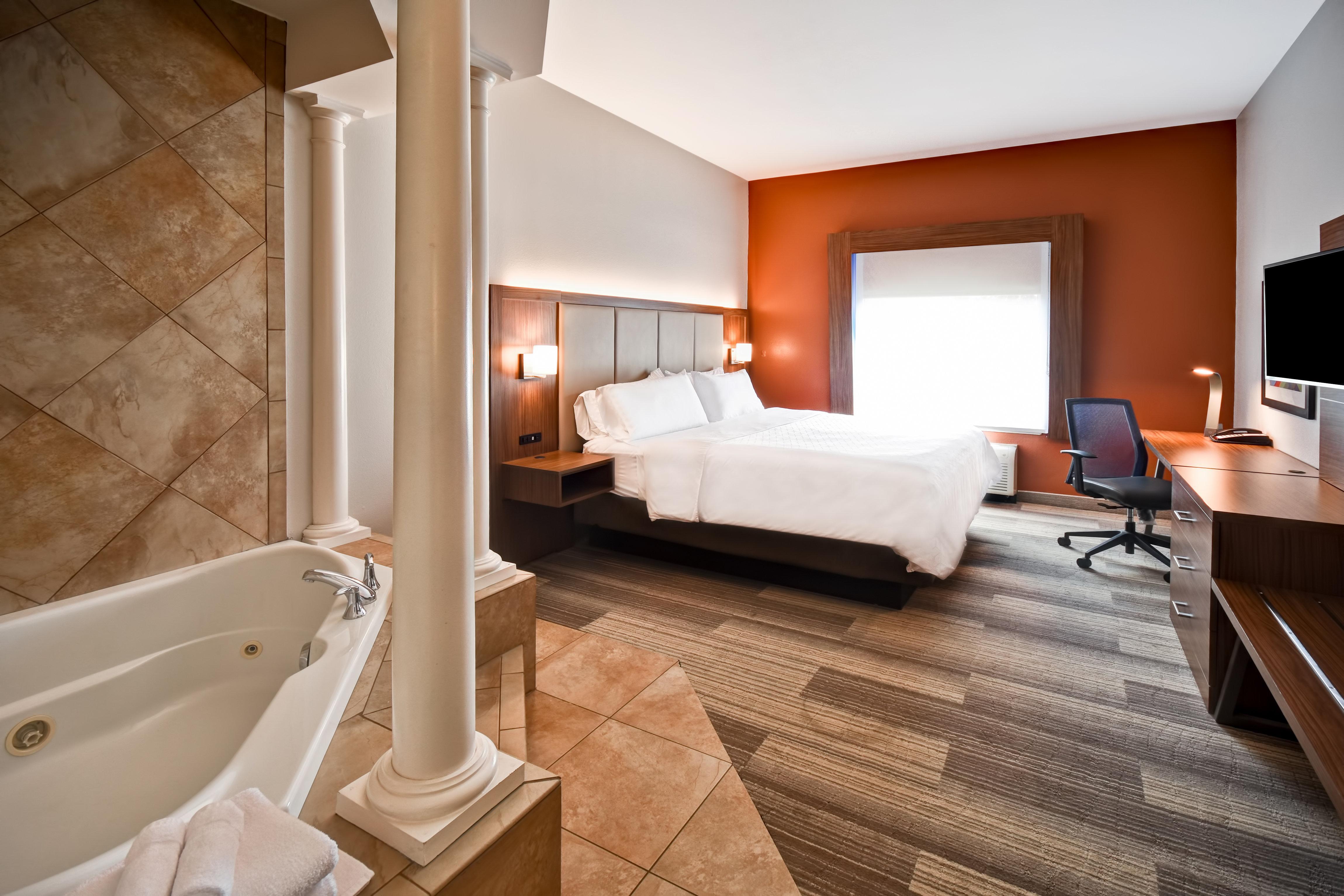 Holiday Inn Express & Suites Schererville By Ihg Exterior photo