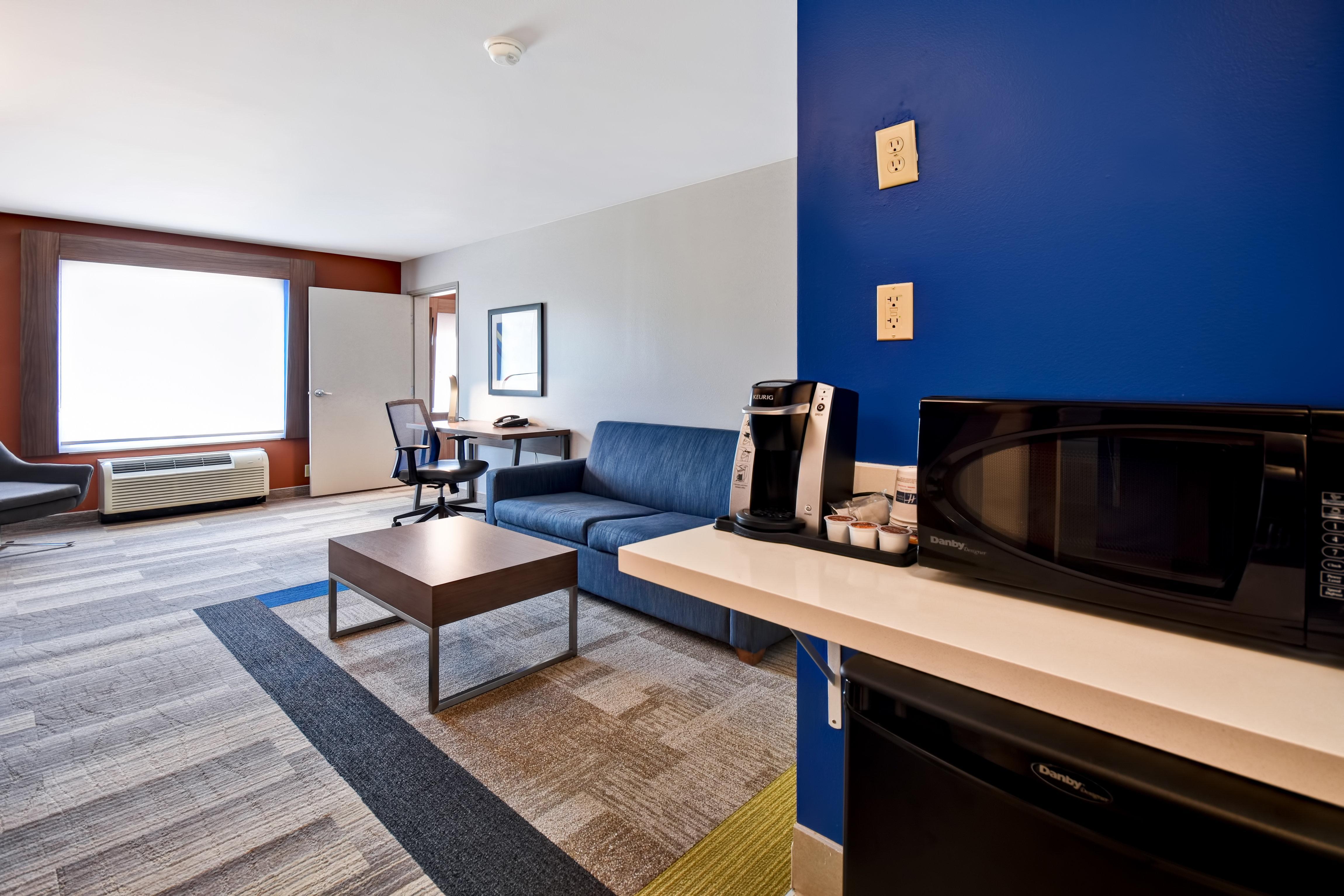 Holiday Inn Express & Suites Schererville By Ihg Exterior photo