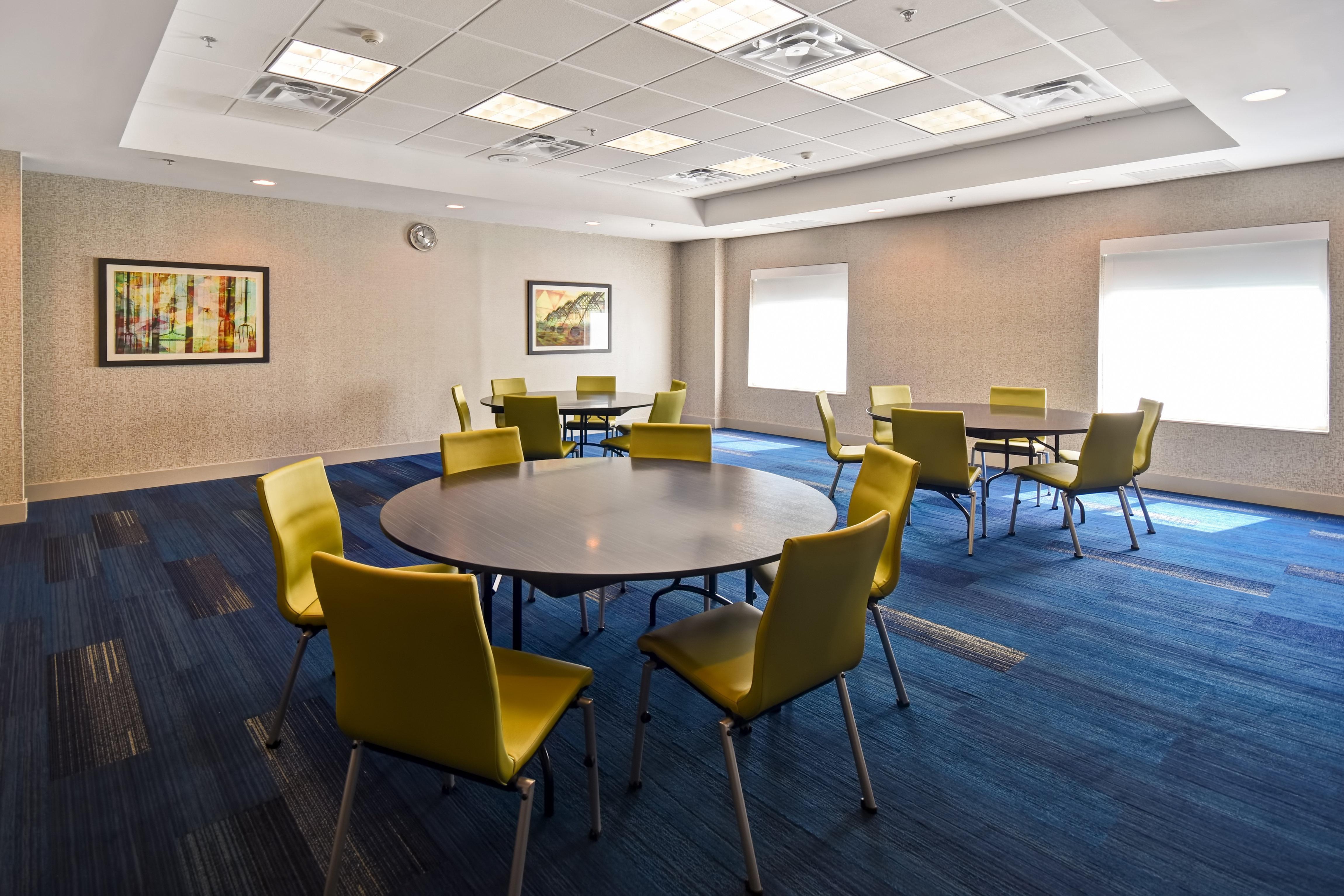Holiday Inn Express & Suites Schererville By Ihg Exterior photo