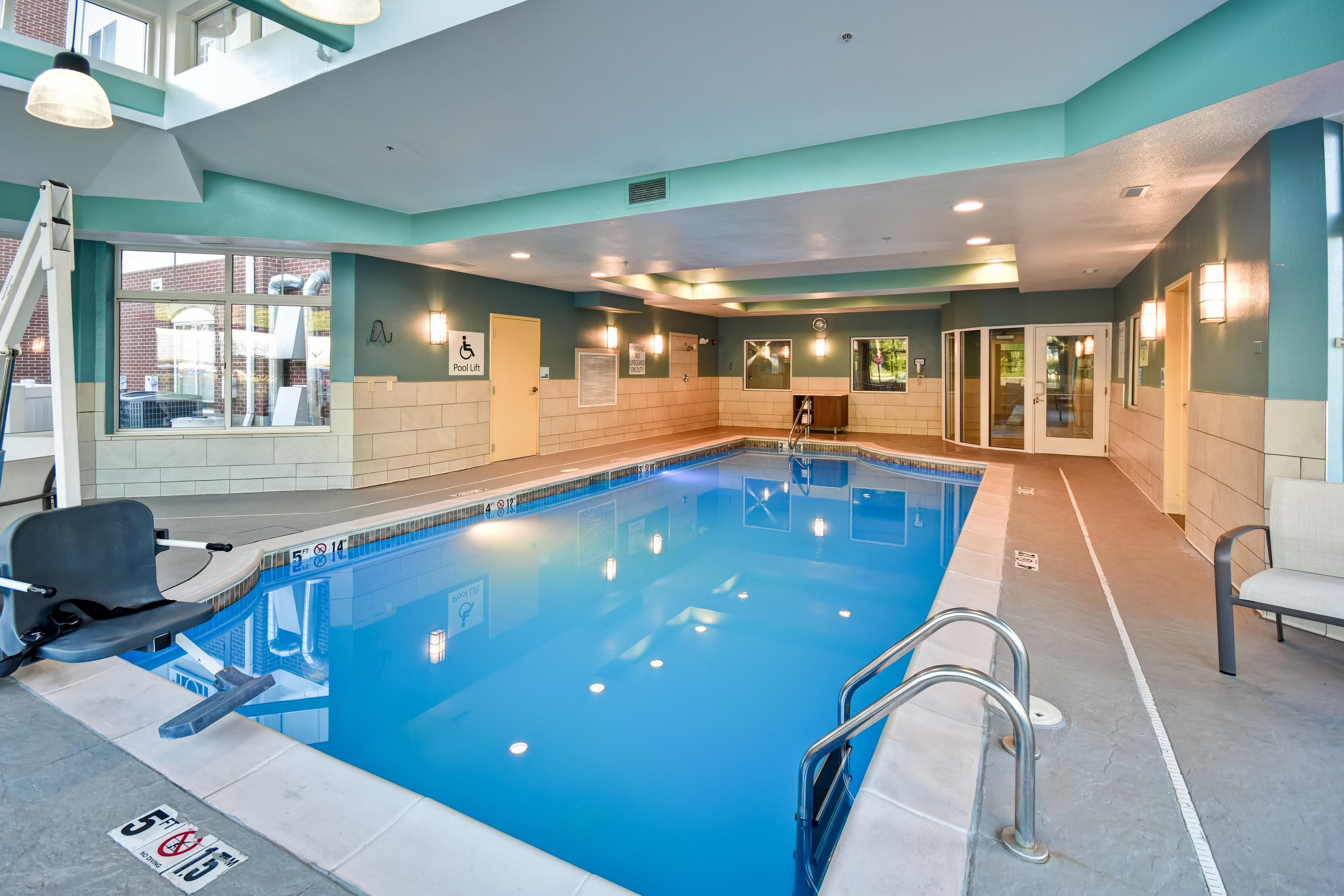 Holiday Inn Express & Suites Schererville By Ihg Exterior photo