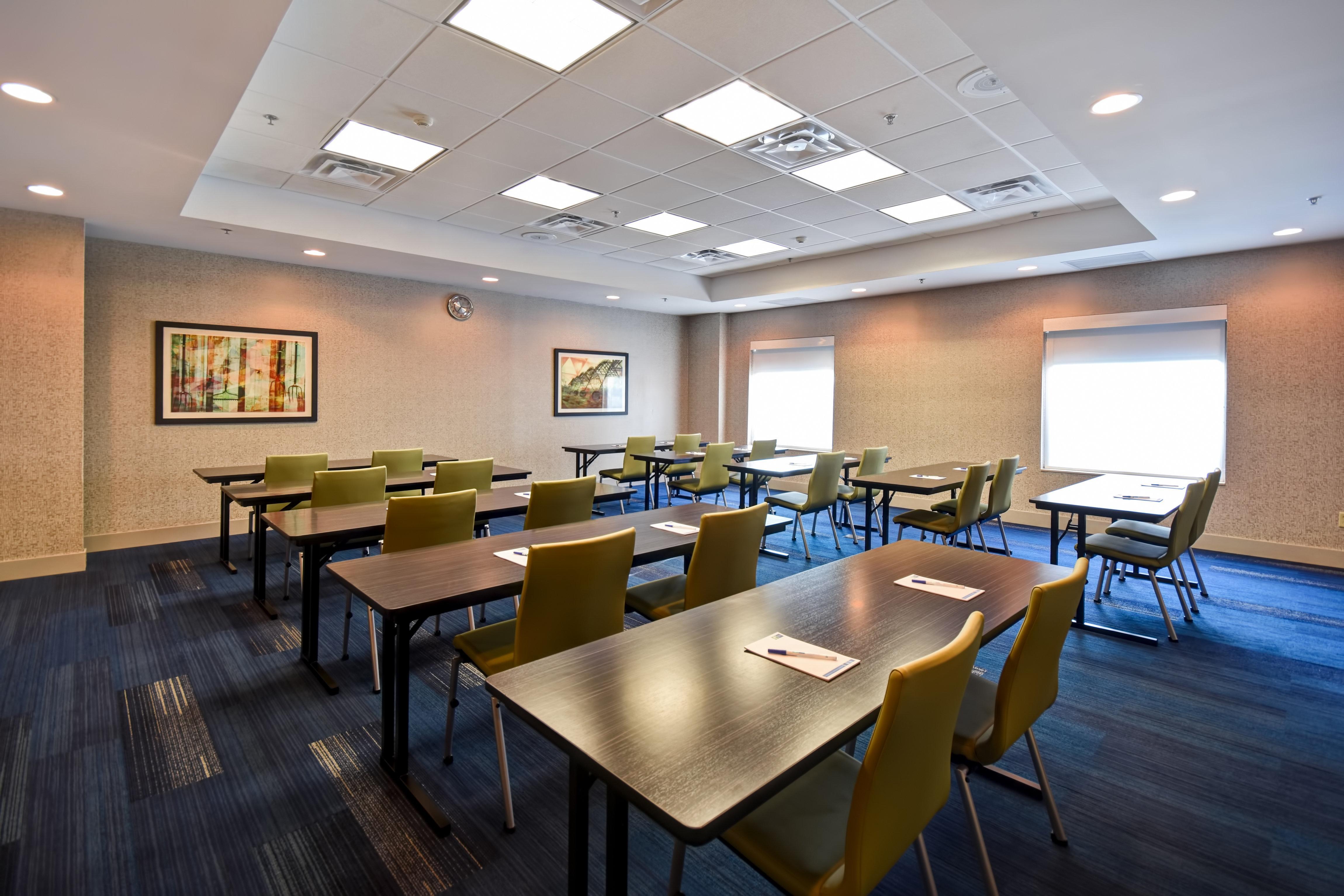 Holiday Inn Express & Suites Schererville By Ihg Exterior photo