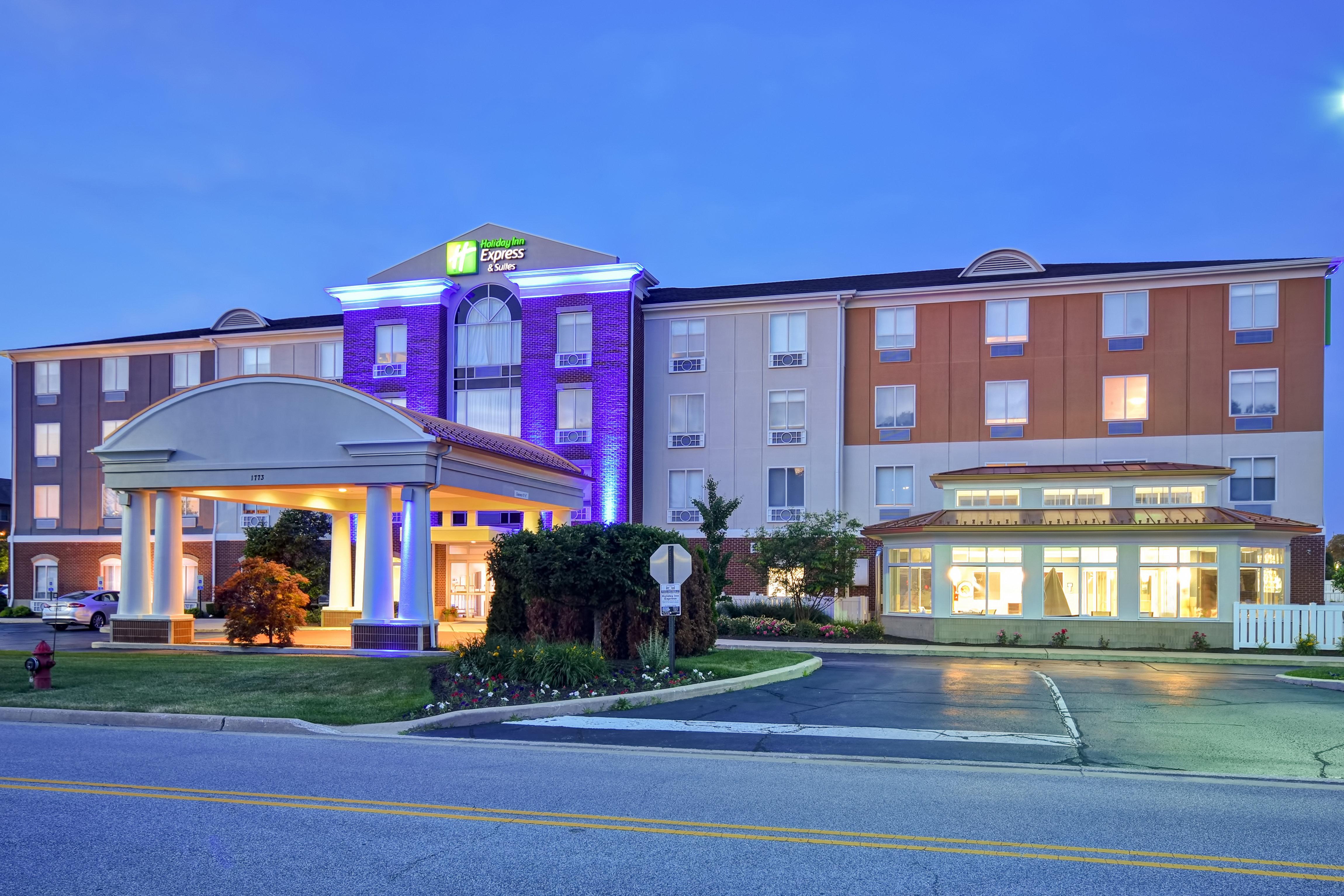 Holiday Inn Express & Suites Schererville By Ihg Exterior photo