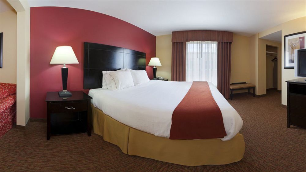Holiday Inn Express & Suites Schererville By Ihg Exterior photo