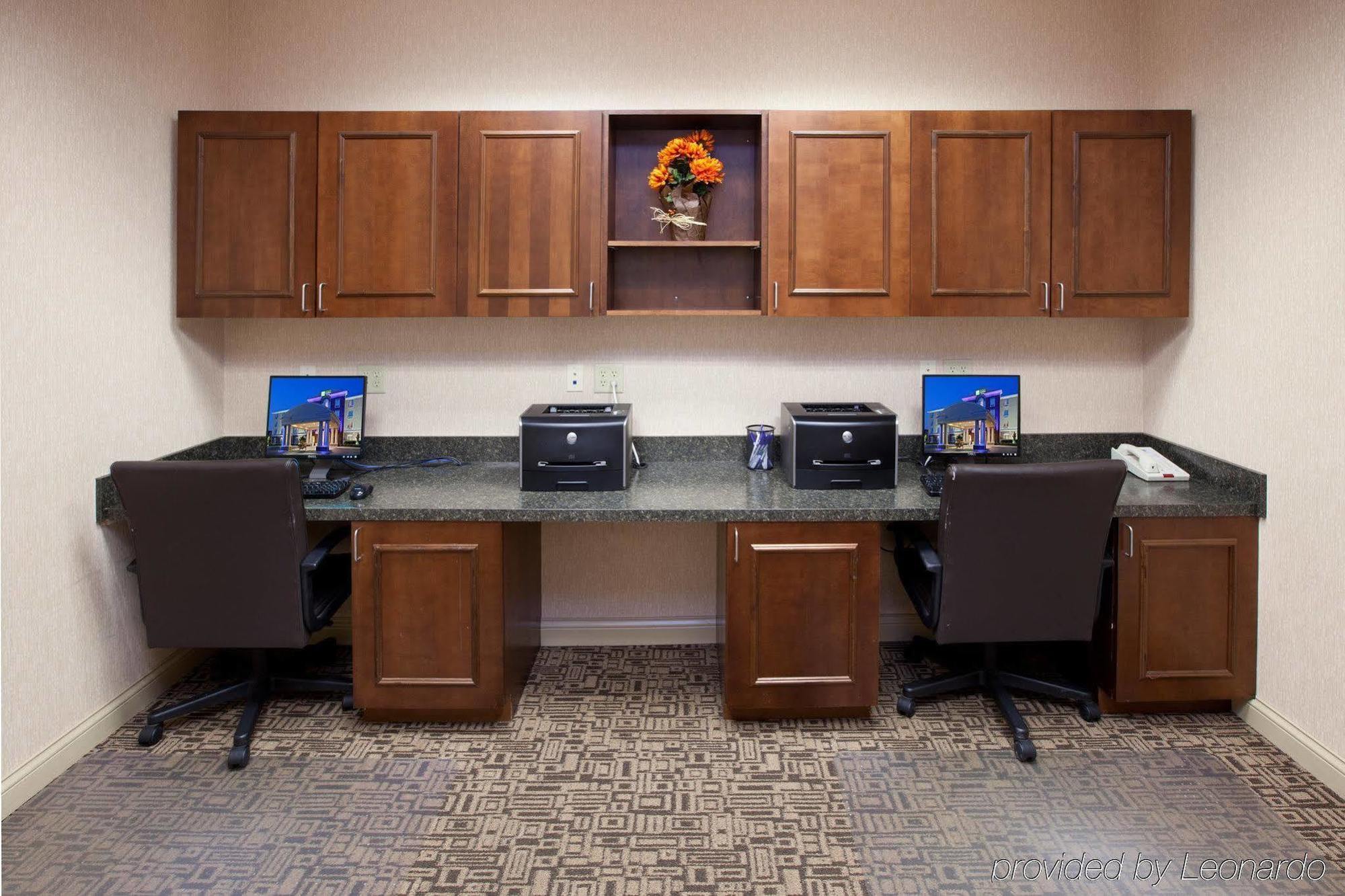 Holiday Inn Express & Suites Schererville By Ihg Facilities photo